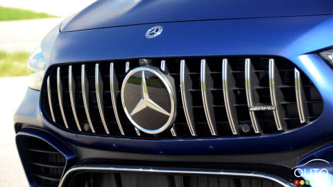 Mercedes-Benz Recalling 750,000 Vehicles Whose Sunroof Could Fly Off